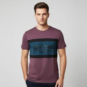 Man's round neck T-shirt