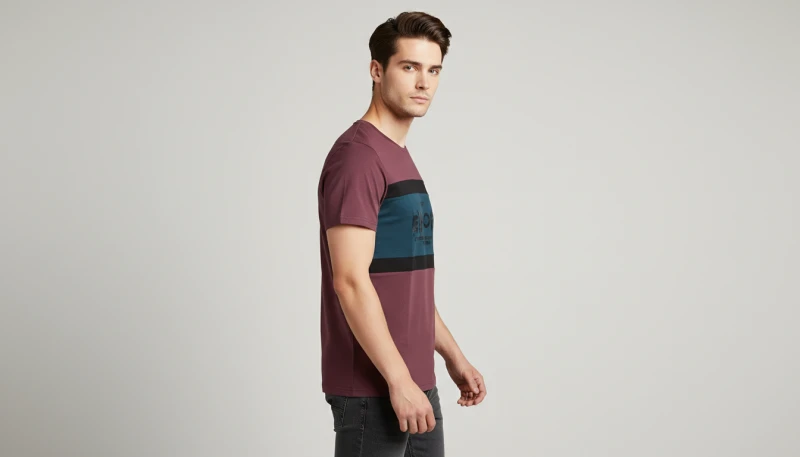 Man's round neck T-shirt