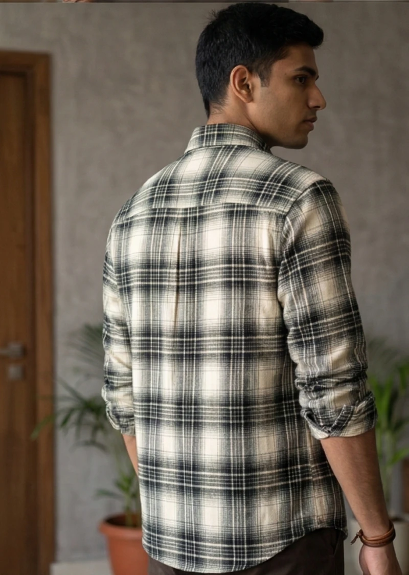 Men Sage Green & Off-White Slim Fit Checked Casual Shirt